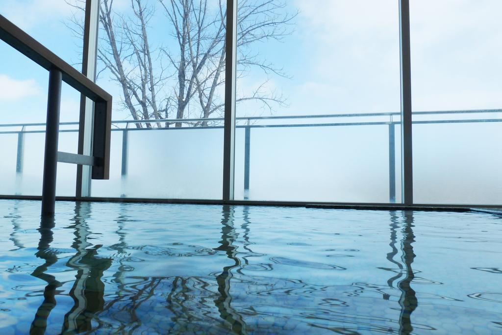 Shin Furano Prince Hotel المظهر الخارجي الصورة A view of the indoor pool