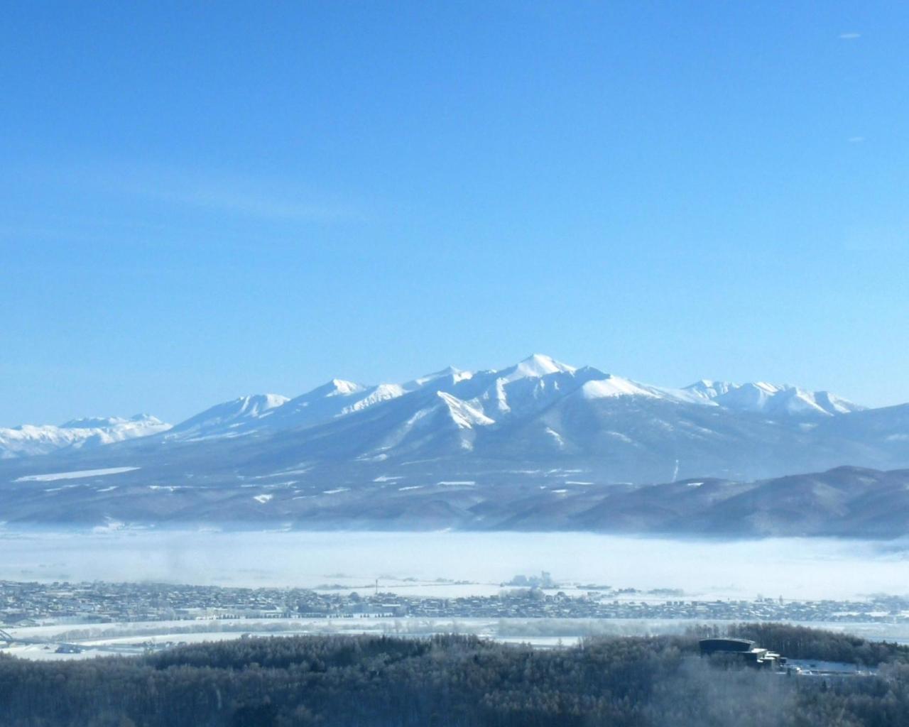 Shin Furano Prince Hotel المظهر الخارجي الصورة View of the range from the west