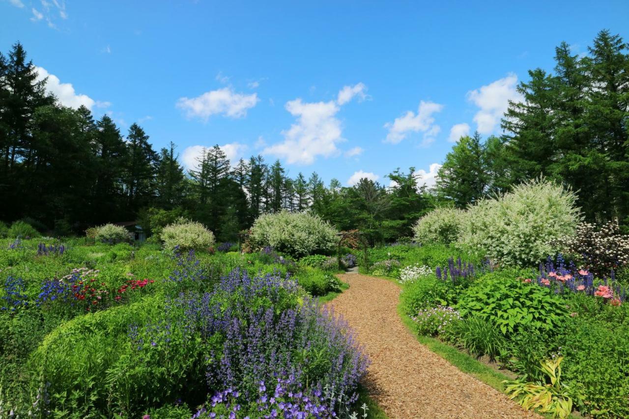 Shin Furano Prince Hotel المظهر الخارجي الصورة The Gardens of the Gulf
